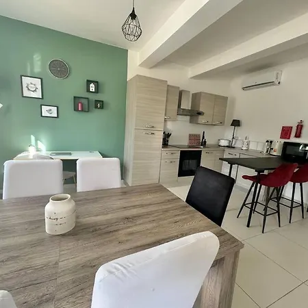 28 Retreat - 1 Minute To Sea Apartment *