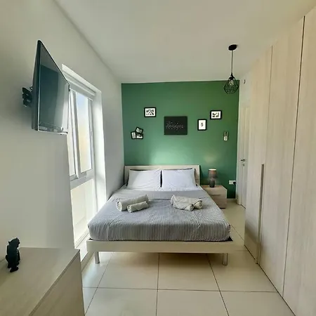 Apartment 28 Retreat - 1 Minute To Sea *