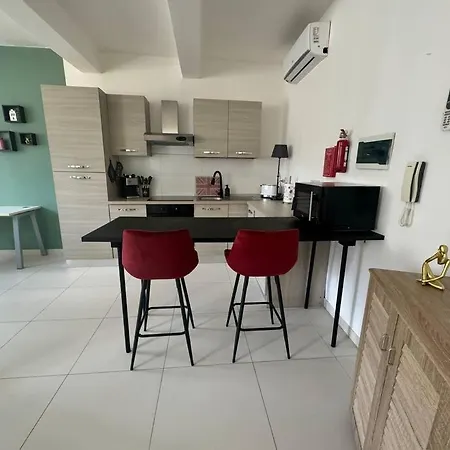 28 Retreat - 1 Minute To Sea Apartment Gzira