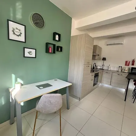 28 Retreat - 1 Minute To Sea Gzira