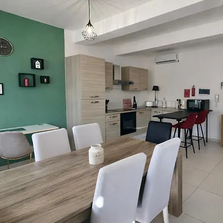 28 Retreat - 1 Minute To Sea * Gzira