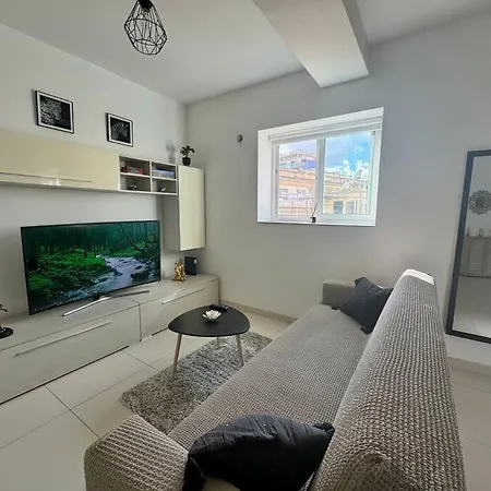 28 Retreat - 1 Minute To Sea * Gzira