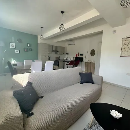 28 Retreat - 1 Minute To Sea Gzira