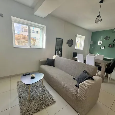 28 Retreat - 1 Minute To Sea 아파트