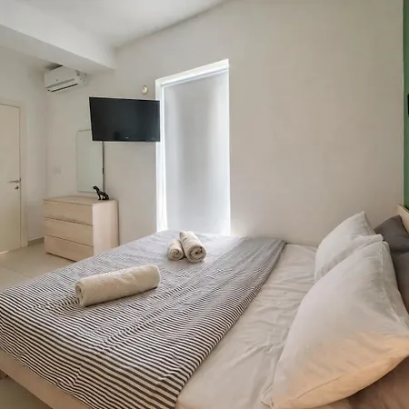 28 Retreat - 1 Minute To Sea * Gzira