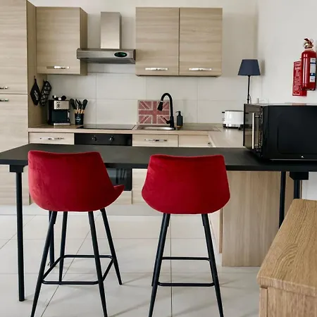 28 Retreat - 1 Minute To Sea 아파트