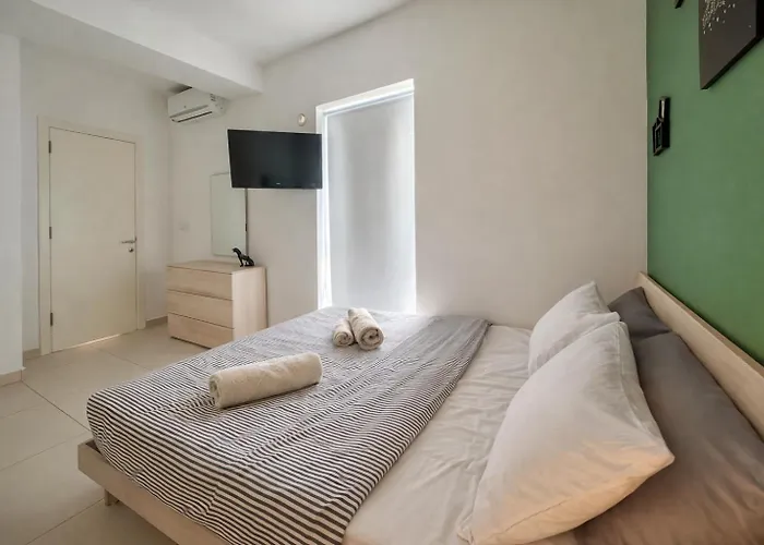 28 Retreat - 1 Minute To Sea * Gzira